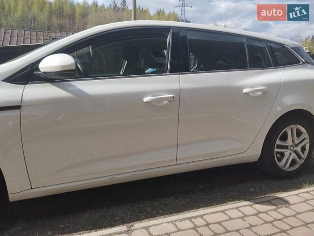 Белый Рено Меган, объемом двигателя 1.46 л и пробегом 225 тыс. км за 11999 $, фото 7 на Automoto.ua