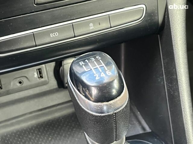 Белый Рено Меган, объемом двигателя 1.5 л и пробегом 250 тыс. км за 10890 $, фото 34 на Automoto.ua