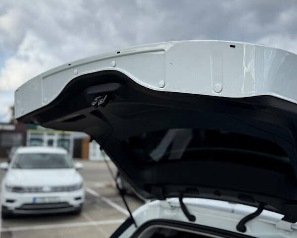 Рено Меган 2018 в Киеве на Automoto.ua Белый Рено Меган, объемом двигателя 1.5 л и пробегом 191 тыс. км за 14499 $, фото 50 на Automoto.ua