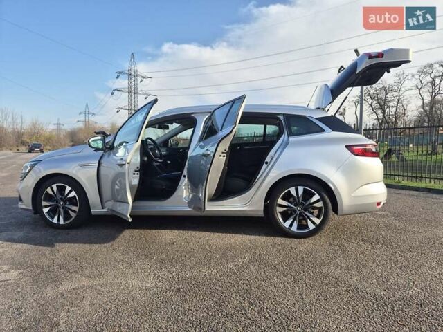 Белый Рено Меган, объемом двигателя 1.46 л и пробегом 177 тыс. км за 16200 $, фото 32 на Automoto.ua