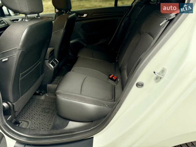 Білий Рено Меган, об'ємом двигуна 1.5 л та пробігом 245 тис. км за 13333 $, фото 44 на Automoto.ua