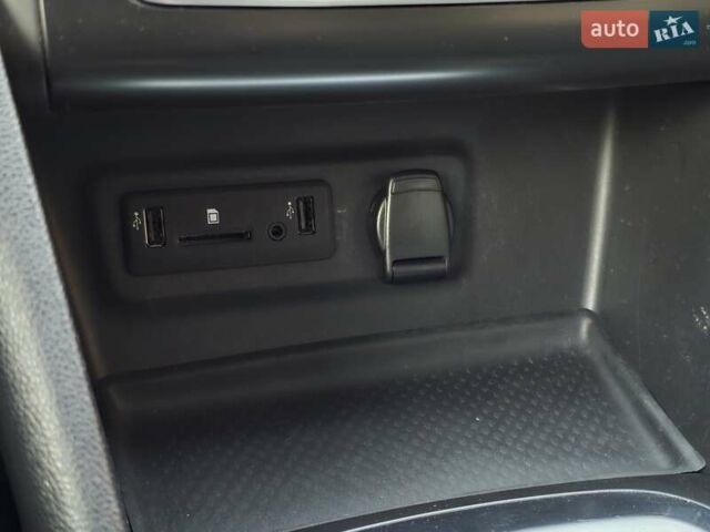 Білий Рено Меган, об'ємом двигуна 1.6 л та пробігом 196 тис. км за 14500 $, фото 38 на Automoto.ua