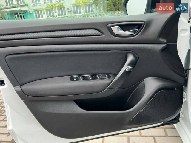 Білий Рено Меган, об'ємом двигуна 1.5 л та пробігом 145 тис. км за 14500 $, фото 14 на Automoto.ua