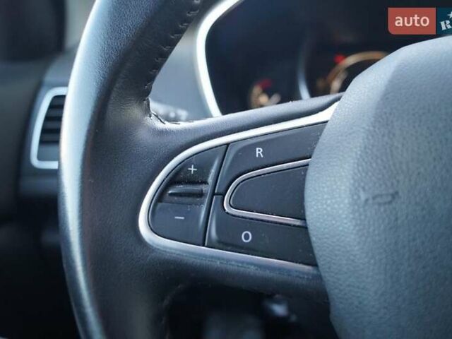 Белый Рено Меган, объемом двигателя 1.46 л и пробегом 225 тыс. км за 11999 $, фото 17 на Automoto.ua