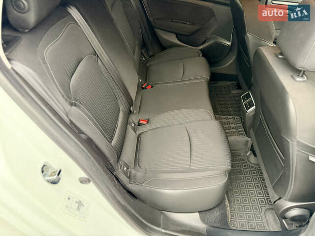 Білий Рено Меган, об'ємом двигуна 1.5 л та пробігом 245 тис. км за 13333 $, фото 52 на Automoto.ua