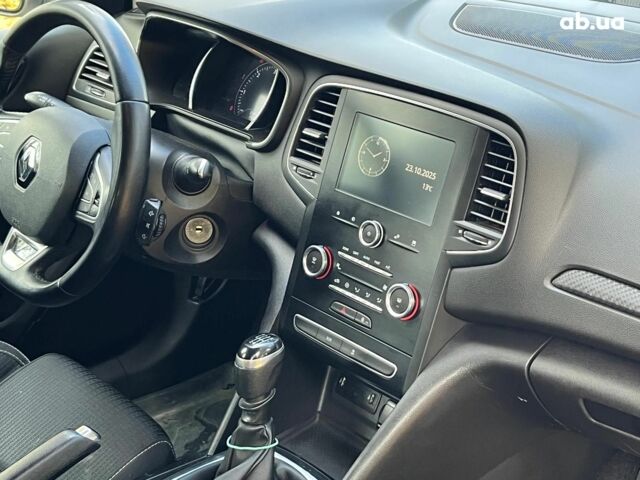 Белый Рено Меган, объемом двигателя 1.5 л и пробегом 250 тыс. км за 10890 $, фото 17 на Automoto.ua