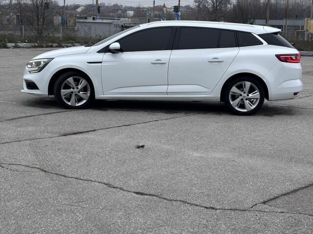 Белый Рено Меган, объемом двигателя 1.5 л и пробегом 250 тыс. км за 13300 $, фото 2 на Automoto.ua