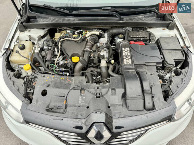 Білий Рено Меган, об'ємом двигуна 1.5 л та пробігом 245 тис. км за 13333 $, фото 69 на Automoto.ua