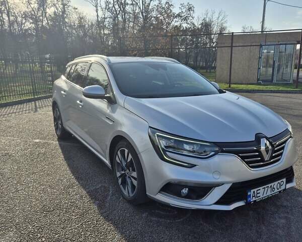 Белый Рено Меган, объемом двигателя 1.46 л и пробегом 177 тыс. км за 16200 $, фото 2 на Automoto.ua