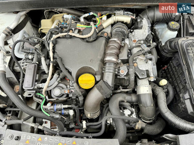 Білий Рено Меган, об'ємом двигуна 1.5 л та пробігом 245 тис. км за 13333 $, фото 70 на Automoto.ua