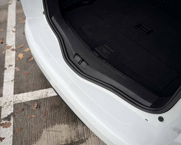 Рено Меган 2018 в Киеве на Automoto.ua Белый Рено Меган, объемом двигателя 1.5 л и пробегом 191 тыс. км за 14499 $, фото 49 на Automoto.ua