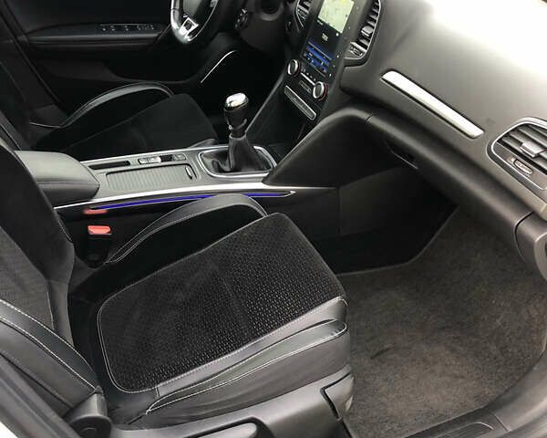 Белый Рено Меган, объемом двигателя 1.6 л и пробегом 267 тыс. км за 13650 $, фото 8 на Automoto.ua