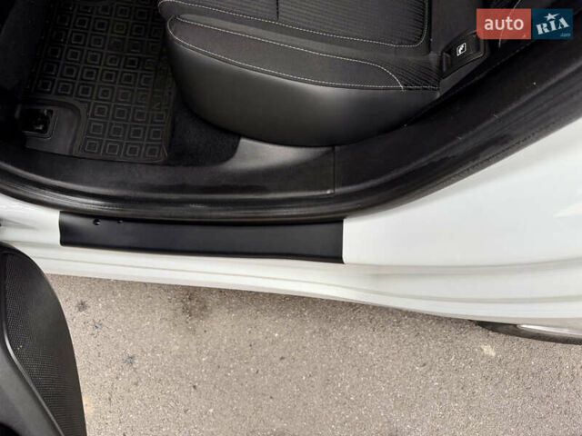 Білий Рено Меган, об'ємом двигуна 1.5 л та пробігом 245 тис. км за 13333 $, фото 43 на Automoto.ua