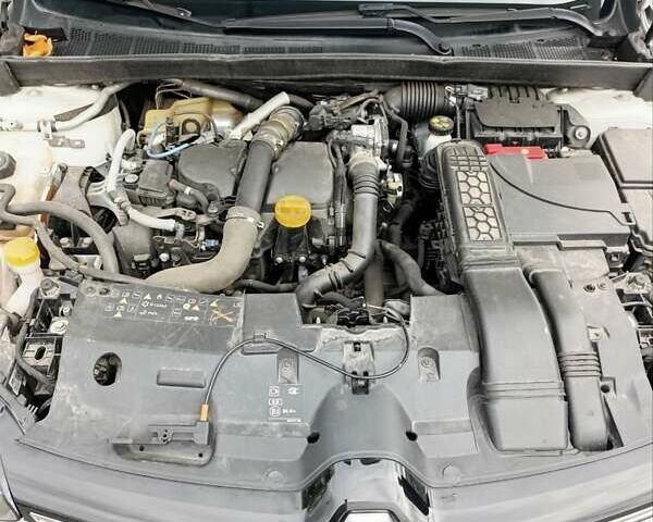 Белый Рено Меган, объемом двигателя 1.46 л и пробегом 130 тыс. км за 13200 $, фото 12 на Automoto.ua