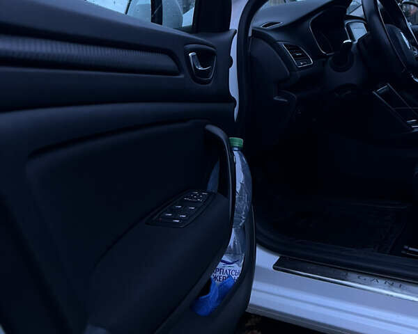 Білий Рено Меган, об'ємом двигуна 1.46 л та пробігом 270 тис. км за 12200 $, фото 21 на Automoto.ua