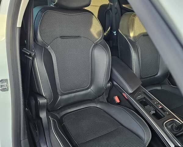 Білий Рено Меган, об'ємом двигуна 1.6 л та пробігом 196 тис. км за 14500 $, фото 51 на Automoto.ua