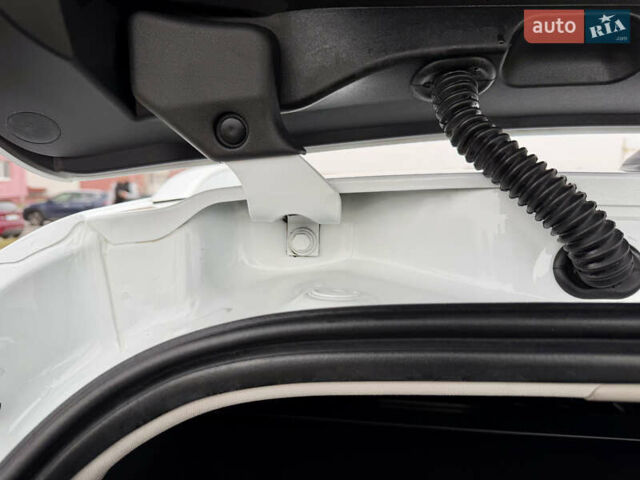 Білий Рено Меган, об'ємом двигуна 1.5 л та пробігом 245 тис. км за 13333 $, фото 65 на Automoto.ua