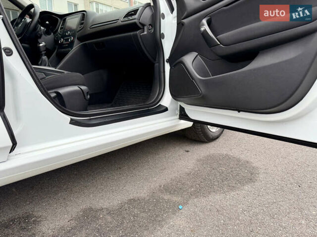 Білий Рено Меган, об'ємом двигуна 1.5 л та пробігом 245 тис. км за 13333 $, фото 55 на Automoto.ua