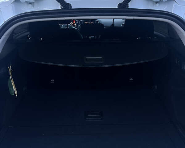 Білий Рено Меган, об'ємом двигуна 1.46 л та пробігом 270 тис. км за 12200 $, фото 12 на Automoto.ua