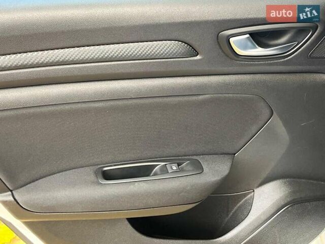 Белый Рено Меган, объемом двигателя 1.5 л и пробегом 250 тыс. км за 10890 $, фото 24 на Automoto.ua