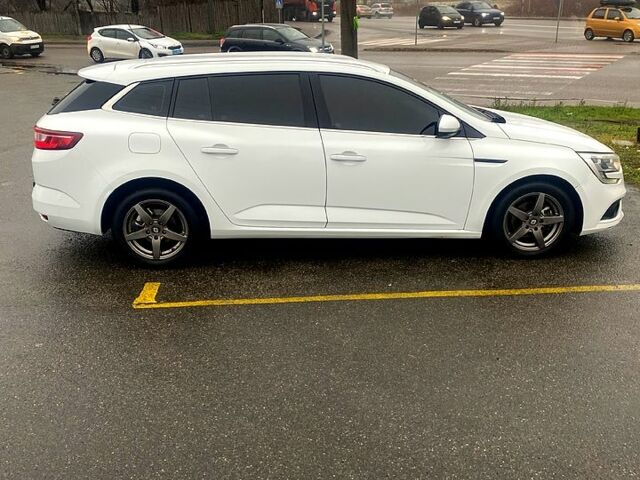 Белый Рено Меган, объемом двигателя 1.5 л и пробегом 177 тыс. км за 14300 $, фото 2 на Automoto.ua