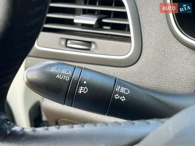 Белый Рено Меган, объемом двигателя 1.5 л и пробегом 250 тыс. км за 10890 $, фото 33 на Automoto.ua