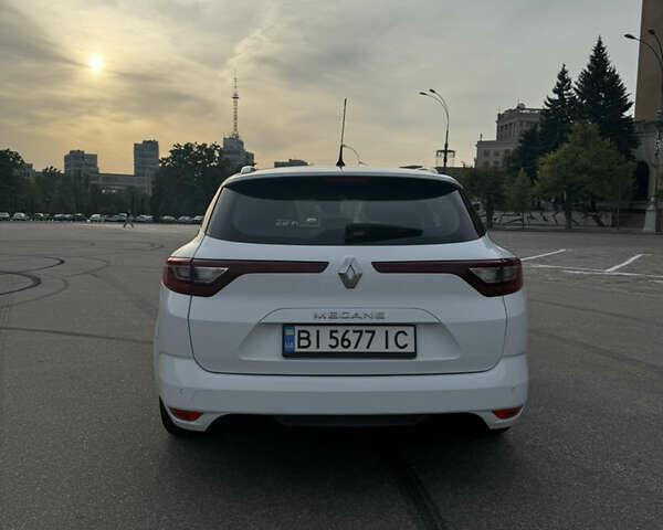 Белый Рено Меган, объемом двигателя 1.46 л и пробегом 254 тыс. км за 12500 $, фото 4 на Automoto.ua