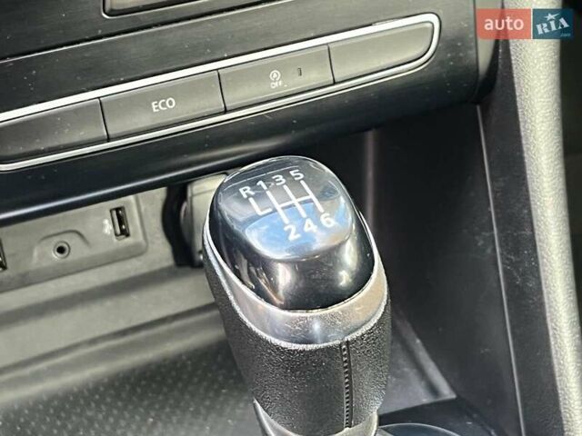 Белый Рено Меган, объемом двигателя 1.5 л и пробегом 250 тыс. км за 10890 $, фото 34 на Automoto.ua