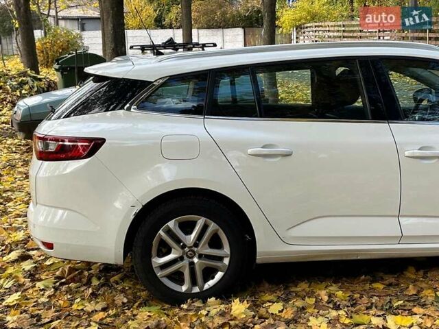 Белый Рено Меган, объемом двигателя 1.5 л и пробегом 250 тыс. км за 10890 $, фото 12 на Automoto.ua