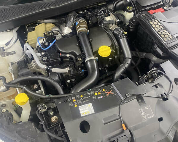 Белый Рено Меган, объемом двигателя 1.46 л и пробегом 177 тыс. км за 14300 $, фото 8 на Automoto.ua