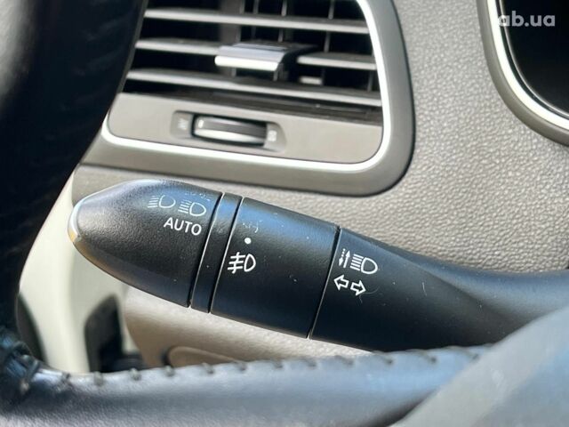 Белый Рено Меган, объемом двигателя 1.5 л и пробегом 250 тыс. км за 10890 $, фото 33 на Automoto.ua