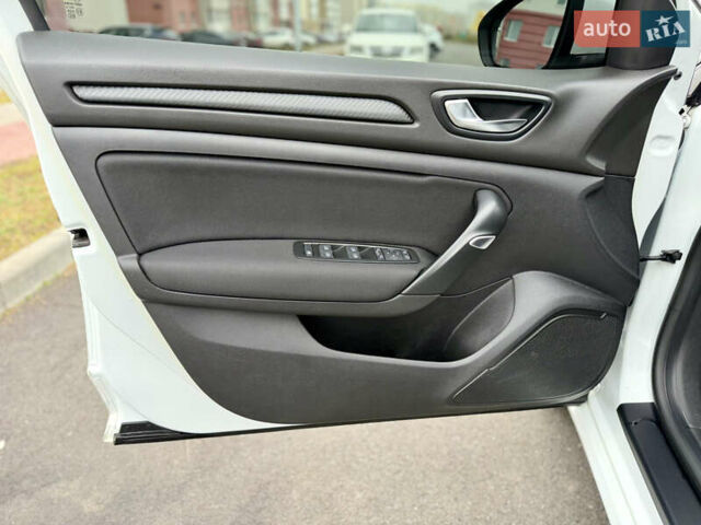 Білий Рено Меган, об'ємом двигуна 1.5 л та пробігом 245 тис. км за 13333 $, фото 21 на Automoto.ua