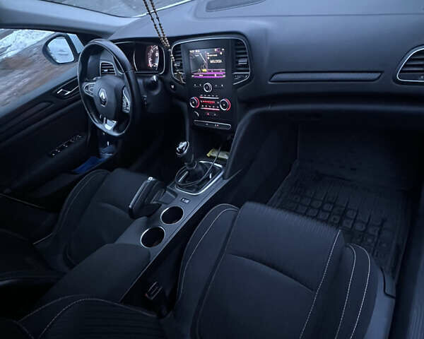 Білий Рено Меган, об'ємом двигуна 1.46 л та пробігом 270 тис. км за 12200 $, фото 17 на Automoto.ua