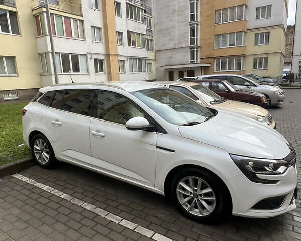 Белый Рено Меган, объемом двигателя 1.46 л и пробегом 182 тыс. км за 10800 $, фото 2 на Automoto.ua