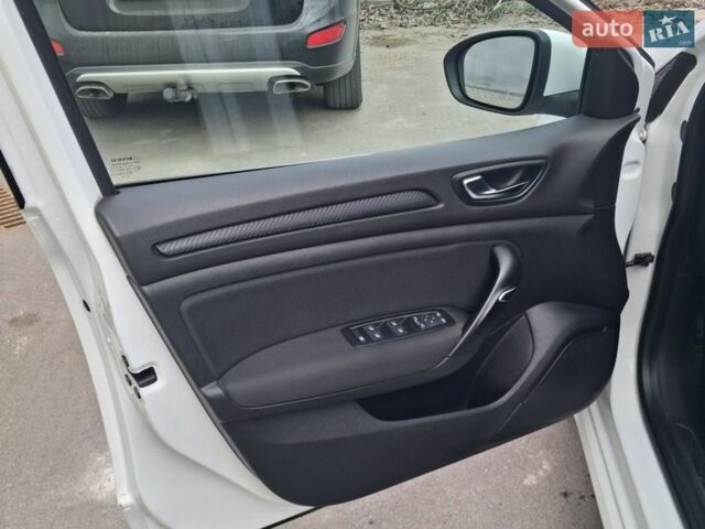 Белый Рено Меган, объемом двигателя 1.46 л и пробегом 200 тыс. км за 13800 $, фото 30 на Automoto.ua