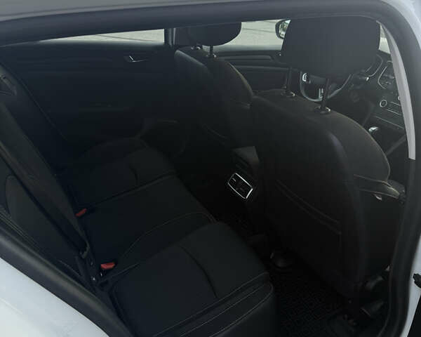 Белый Рено Меган, объемом двигателя 1.46 л и пробегом 254 тыс. км за 12500 $, фото 7 на Automoto.ua