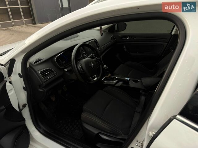 Белый Рено Меган, объемом двигателя 1.46 л и пробегом 220 тыс. км за 11100 $, фото 14 на Automoto.ua