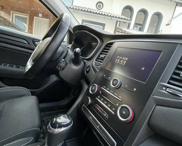 Белый Рено Меган, объемом двигателя 1.46 л и пробегом 270 тыс. км за 11999 $, фото 15 на Automoto.ua