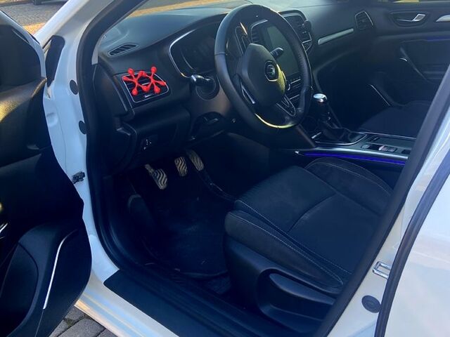 Белый Рено Меган, объемом двигателя 1.5 л и пробегом 247 тыс. км за 12600 $, фото 11 на Automoto.ua