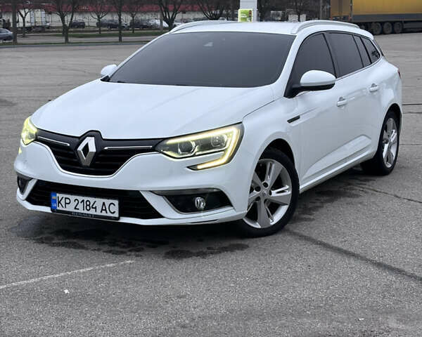 Белый Рено Меган, объемом двигателя 1.46 л и пробегом 252 тыс. км за 13000 $, фото 2 на Automoto.ua