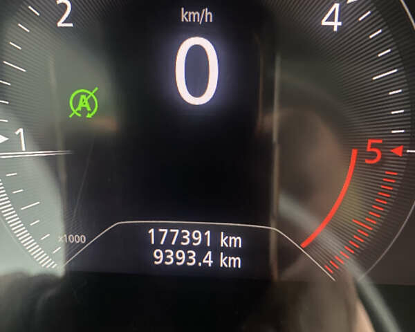 Белый Рено Меган, объемом двигателя 1.46 л и пробегом 177 тыс. км за 14300 $, фото 18 на Automoto.ua