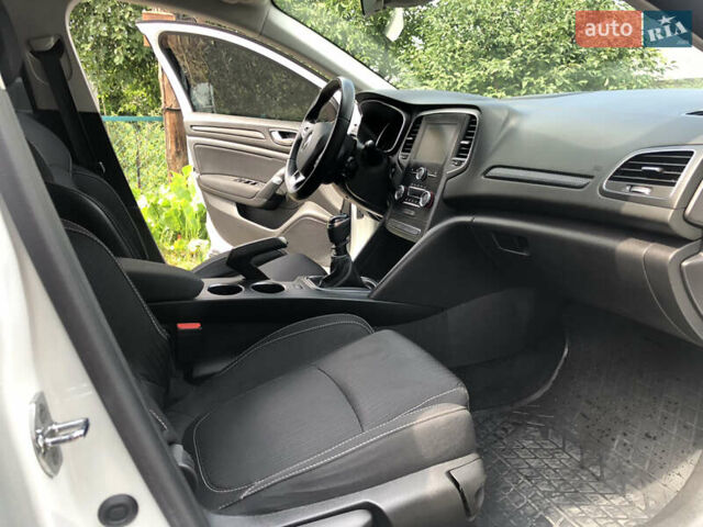Белый Рено Меган, объемом двигателя 1.46 л и пробегом 188 тыс. км за 12400 $, фото 29 на Automoto.ua