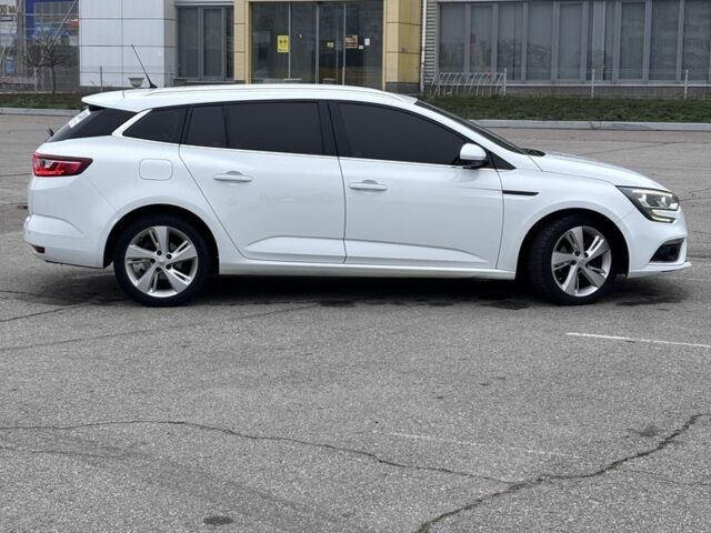 Белый Рено Меган, объемом двигателя 1.5 л и пробегом 250 тыс. км за 13300 $, фото 3 на Automoto.ua