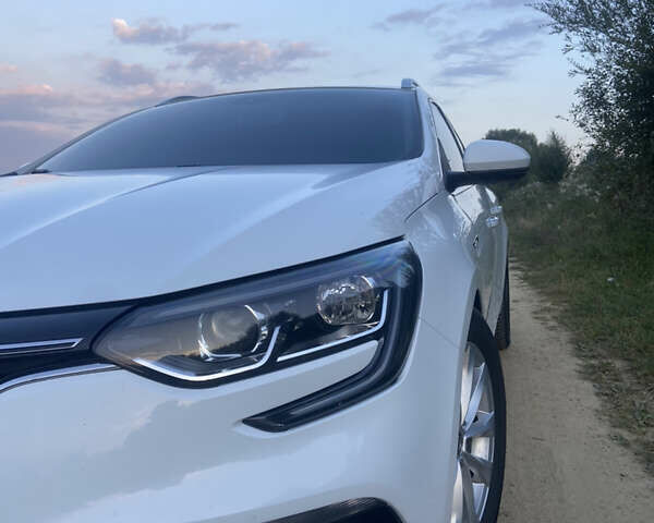 Белый Рено Меган, объемом двигателя 1.5 л и пробегом 225 тыс. км за 13100 $, фото 11 на Automoto.ua