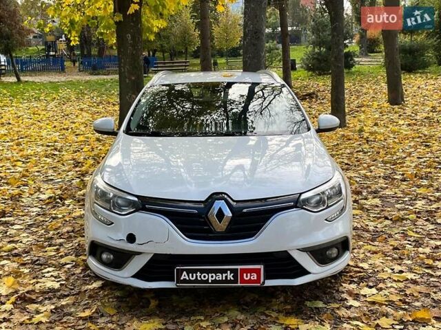 Белый Рено Меган, объемом двигателя 1.5 л и пробегом 250 тыс. км за 10890 $, фото 1 на Automoto.ua