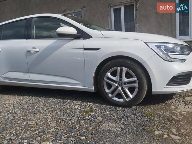 Белый Рено Меган, объемом двигателя 1.46 л и пробегом 225 тыс. км за 11999 $, фото 4 на Automoto.ua