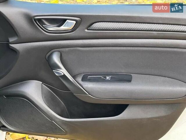 Белый Рено Меган, объемом двигателя 1.5 л и пробегом 250 тыс. км за 10890 $, фото 14 на Automoto.ua