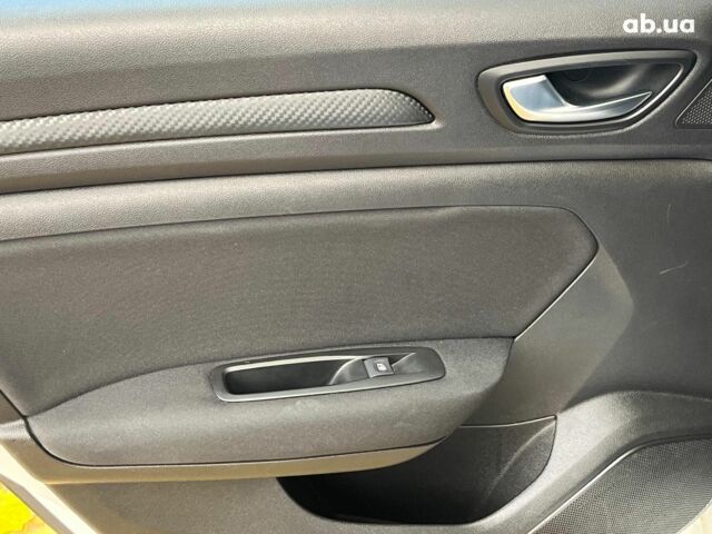 Белый Рено Меган, объемом двигателя 1.5 л и пробегом 250 тыс. км за 10890 $, фото 24 на Automoto.ua