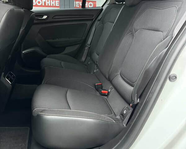 Белый Рено Меган, объемом двигателя 1.46 л и пробегом 181 тыс. км за 14200 $, фото 18 на Automoto.ua