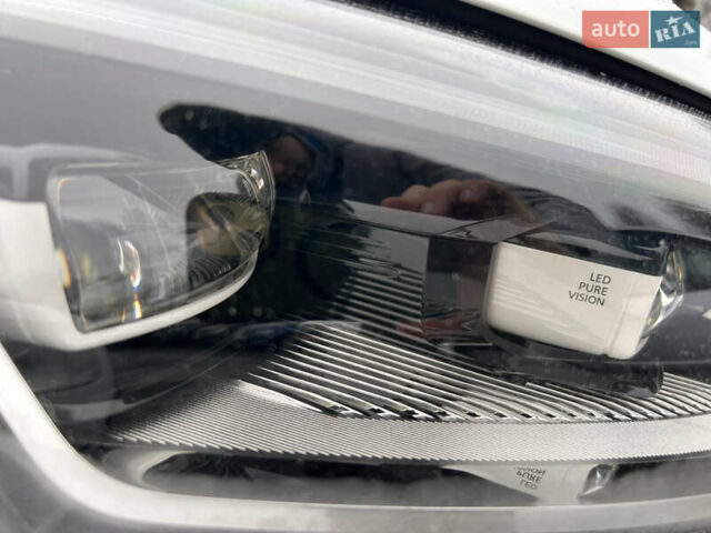 Белый Рено Меган, объемом двигателя 1.5 л и пробегом 193 тыс. км за 16999 $, фото 27 на Automoto.ua